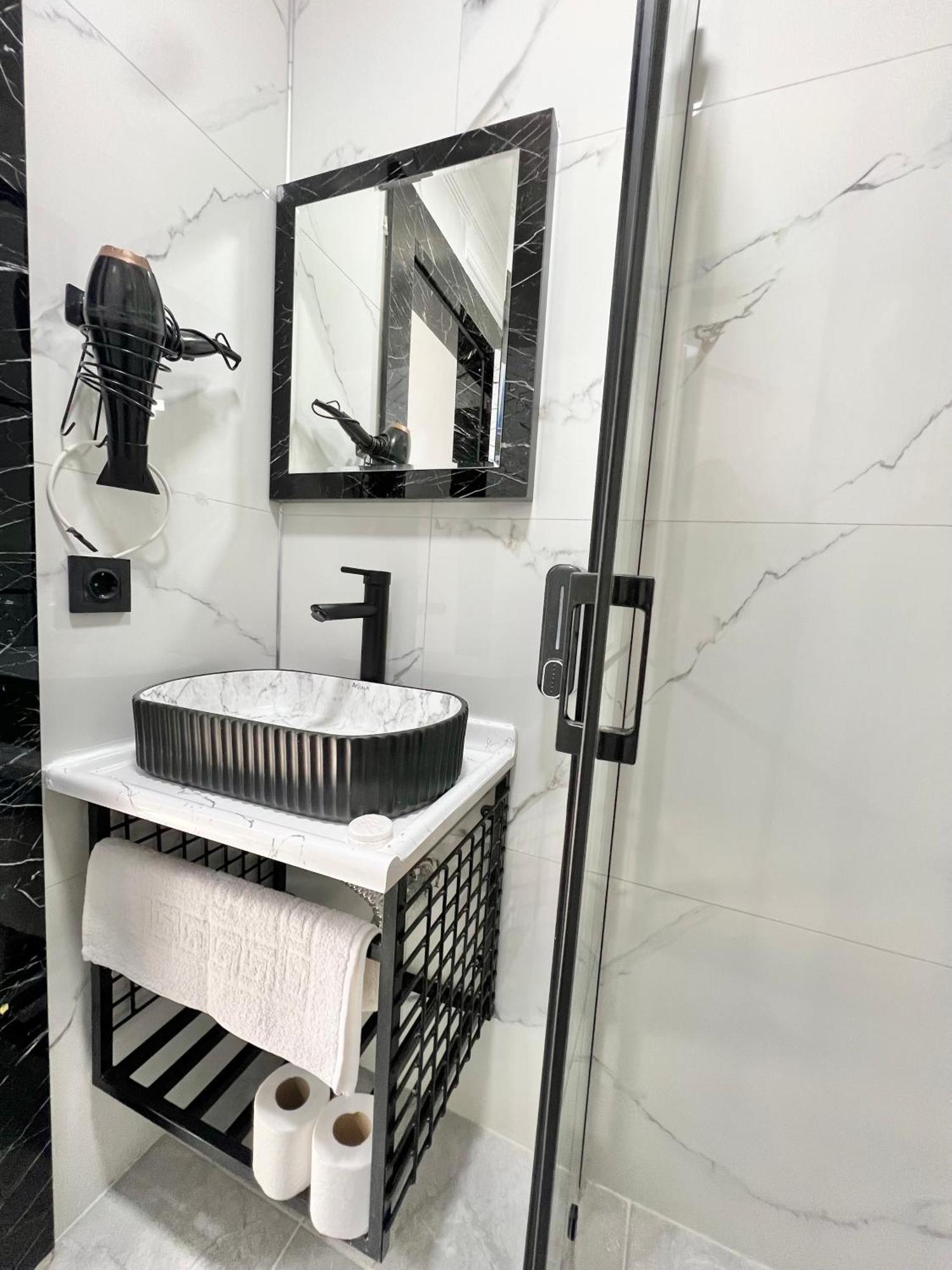 Taksim Larissa Hotel Suites 이스탄불 외부 사진